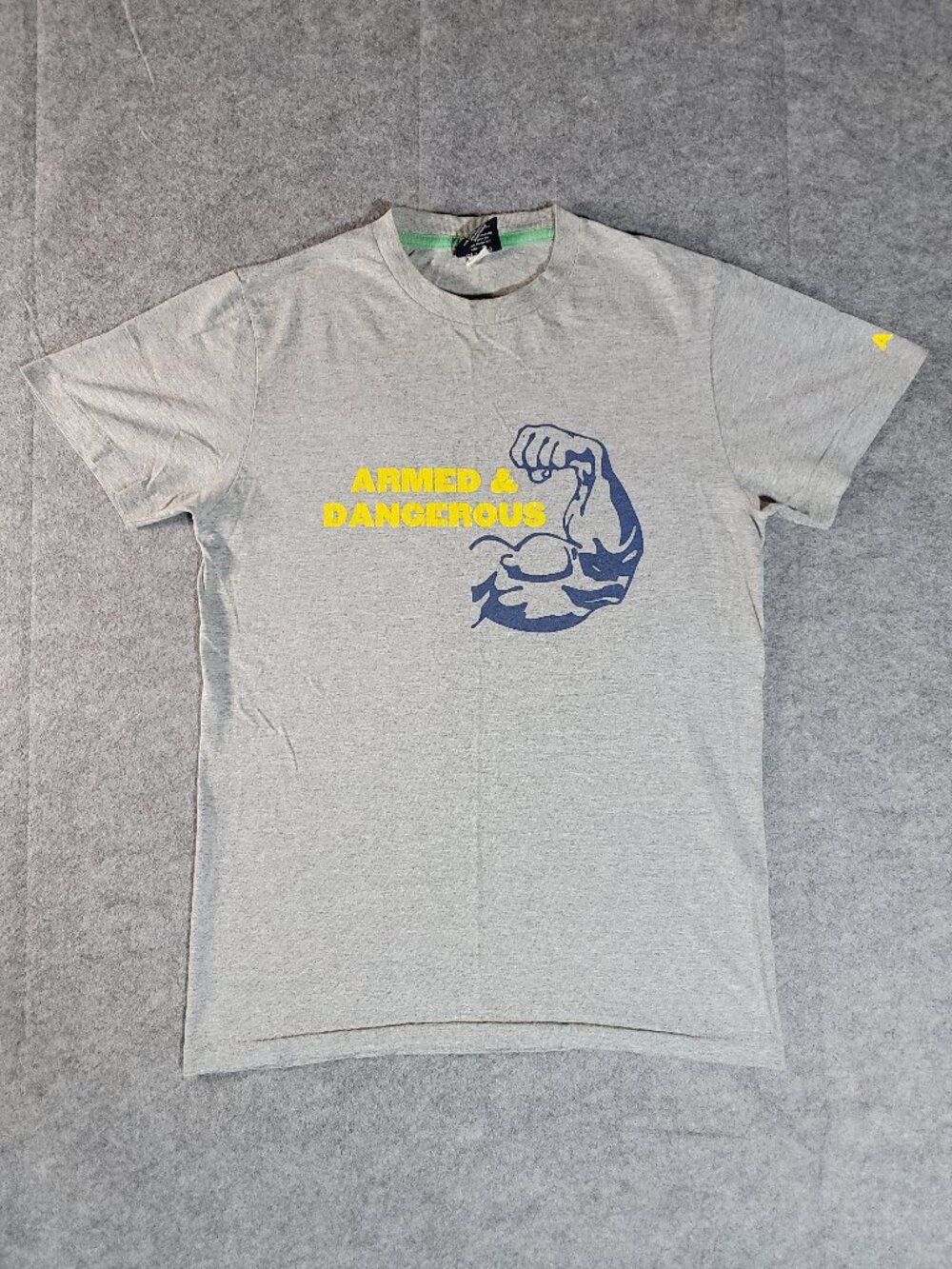 Vintage Y2K American Eagle Armed & Dangerous Graphic T-Shirt Grey XS